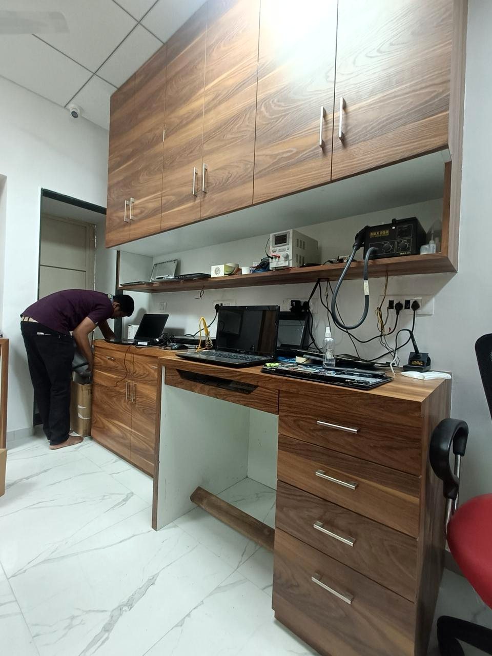 Yash Computers laptop repair and service workbench